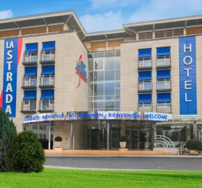  Hotel La Strada  Казель